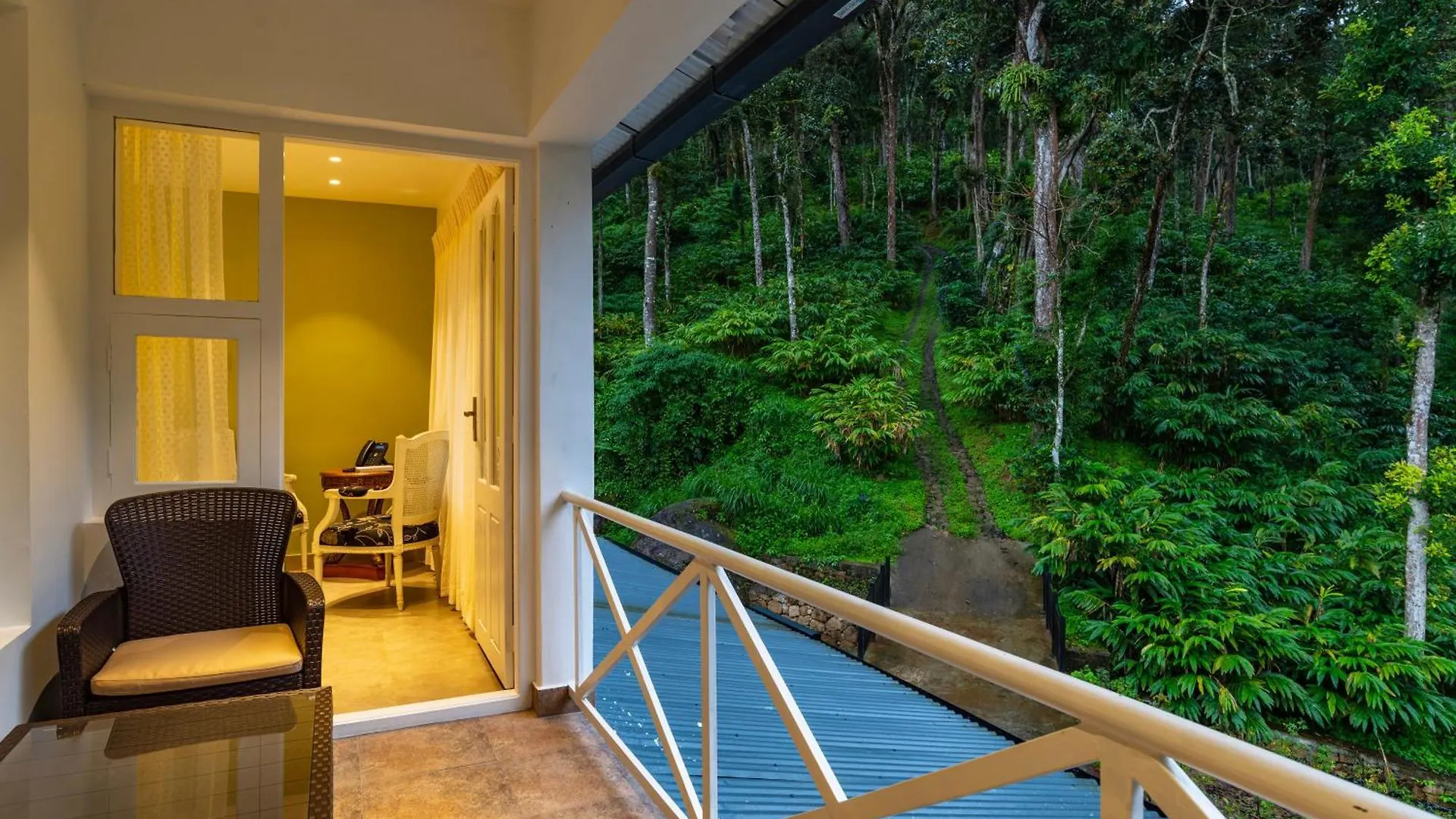 Hotel Makayiram Retreat Munnar