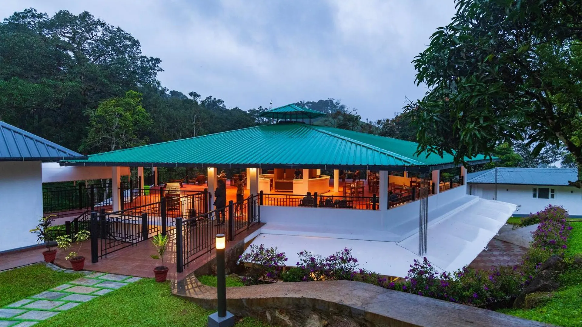 Hotel Makayiram Retreat Munnar